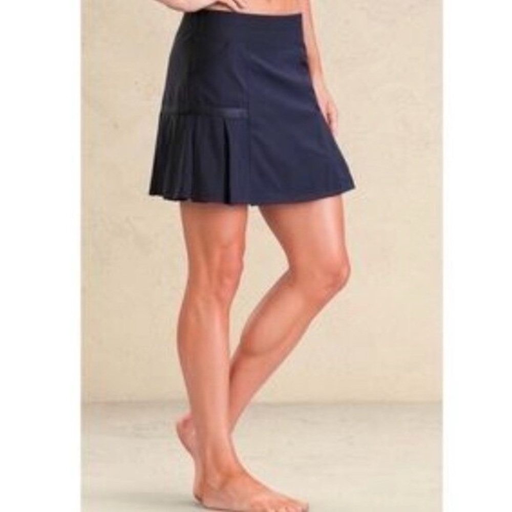 Athleta Black Pleated Mini Skirt with shorts size XS